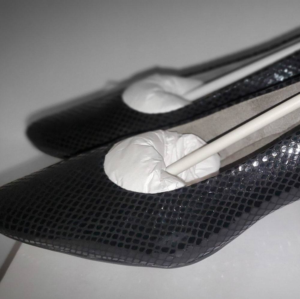 Aerosoles women black snakeskin leather pumps
